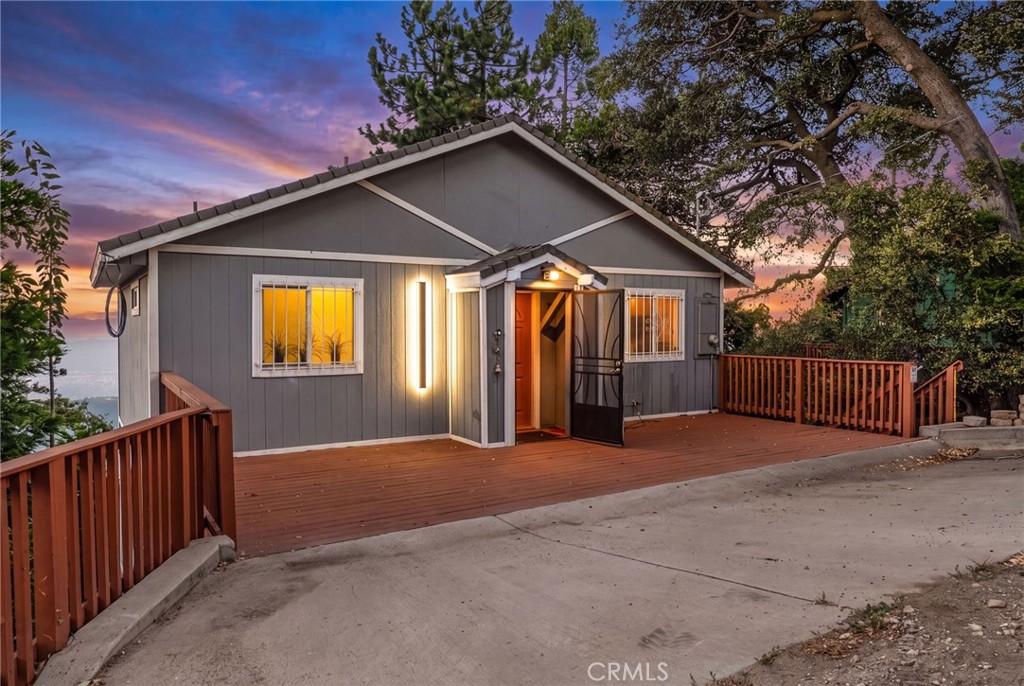 23377 Crestview Property Photo 1
