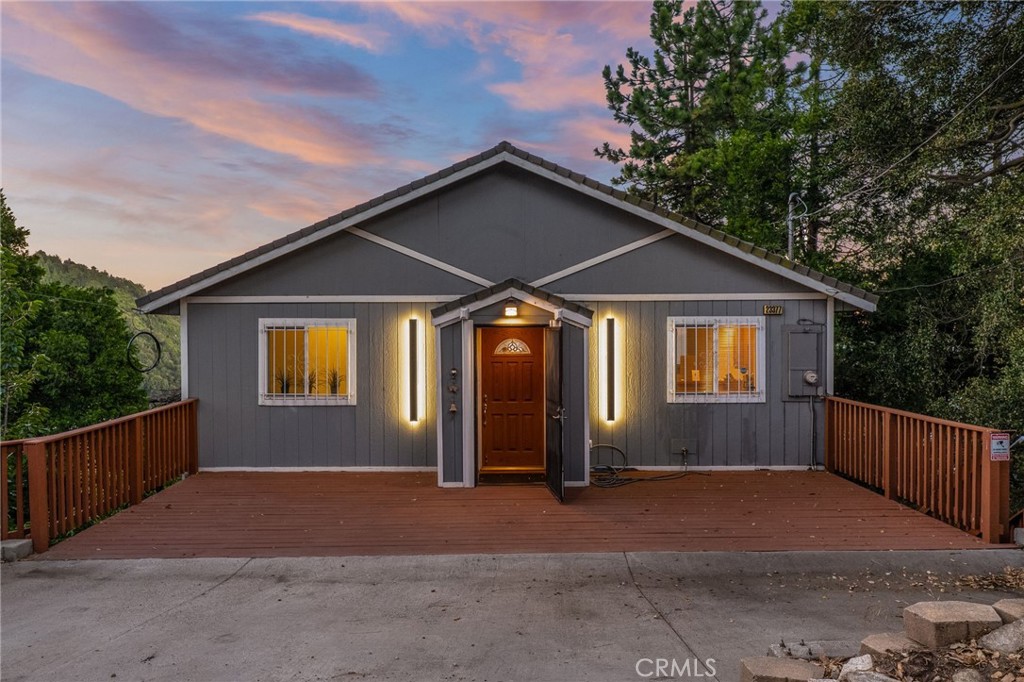 23377 Crestview Property Photo 2