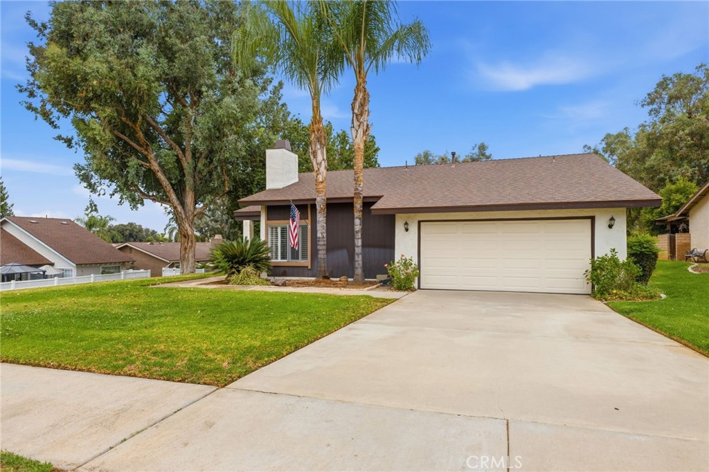 803 E Palm Property Photo 4