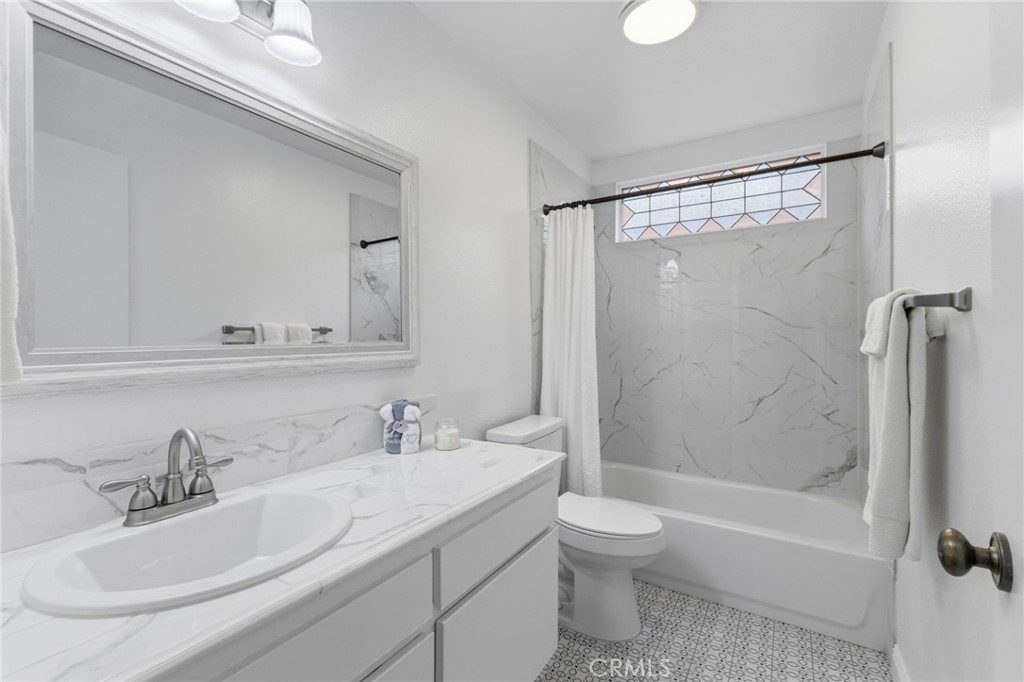 803 E Palm Property Photo 25