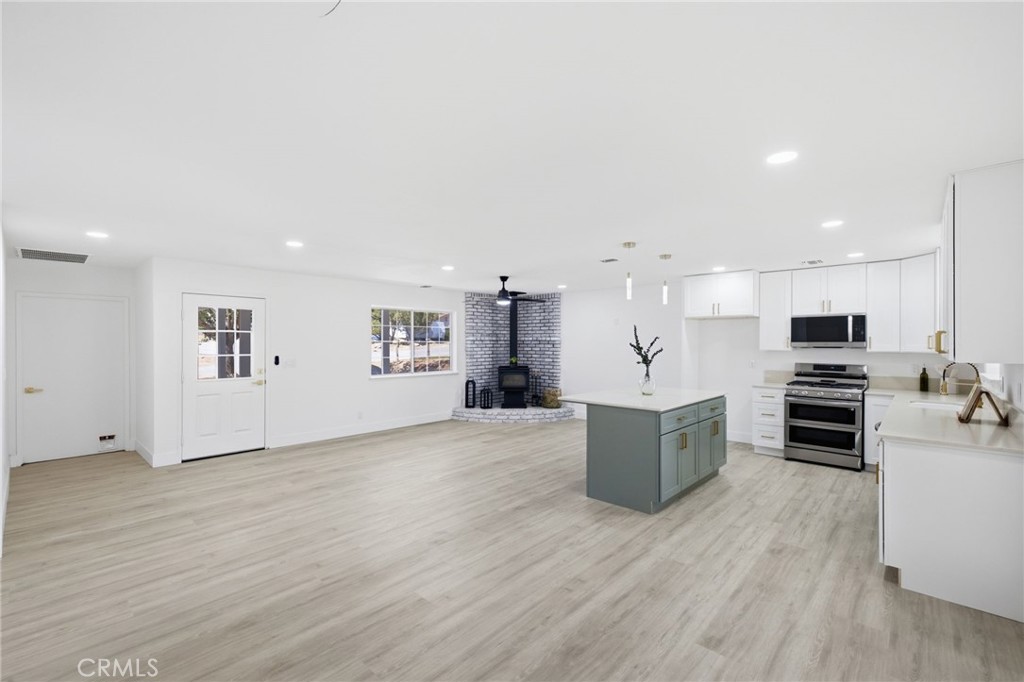 21009 Brentwood Property Photo 9