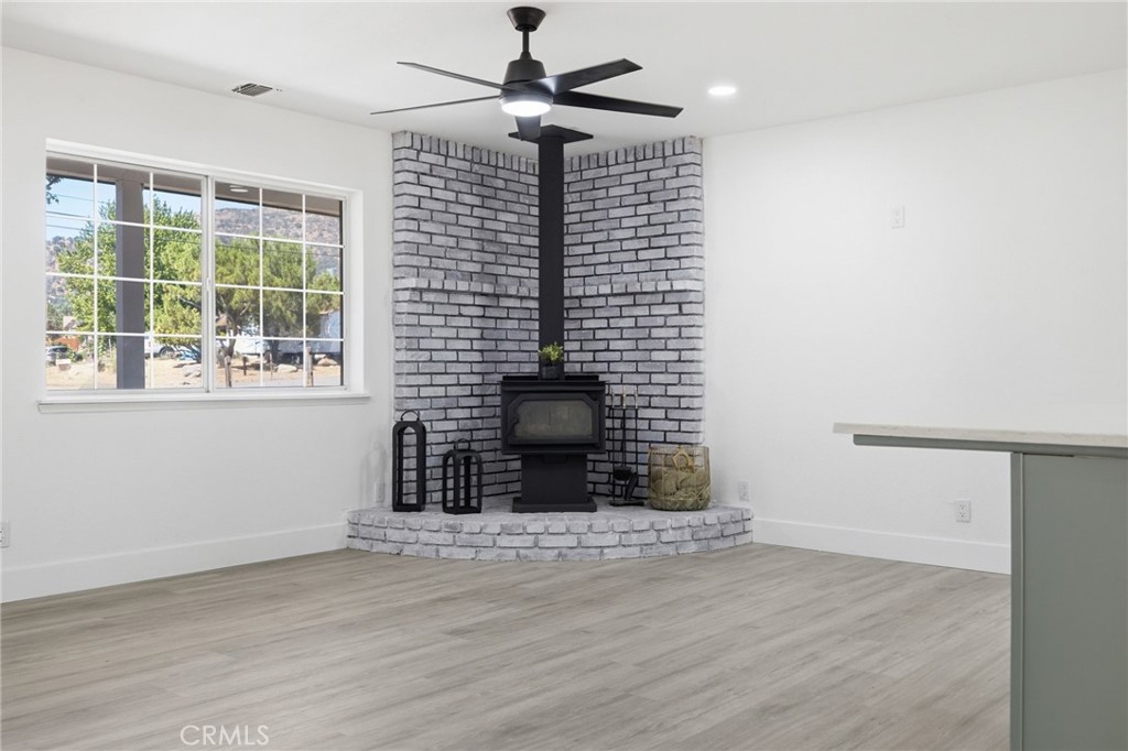 21009 Brentwood Property Photo 10