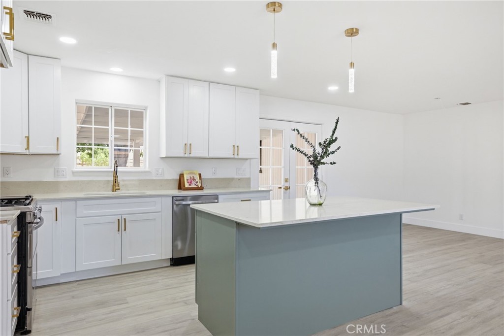 21009 Brentwood Property Photo 18