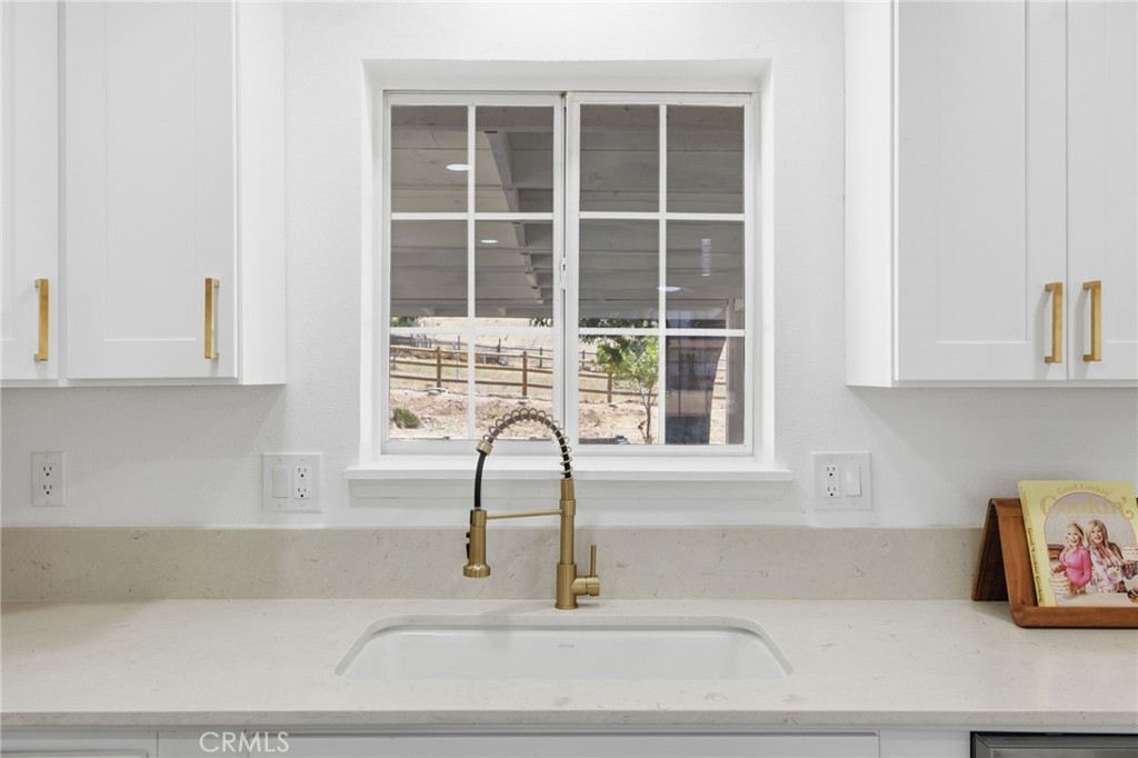 21009 Brentwood Property Photo 24