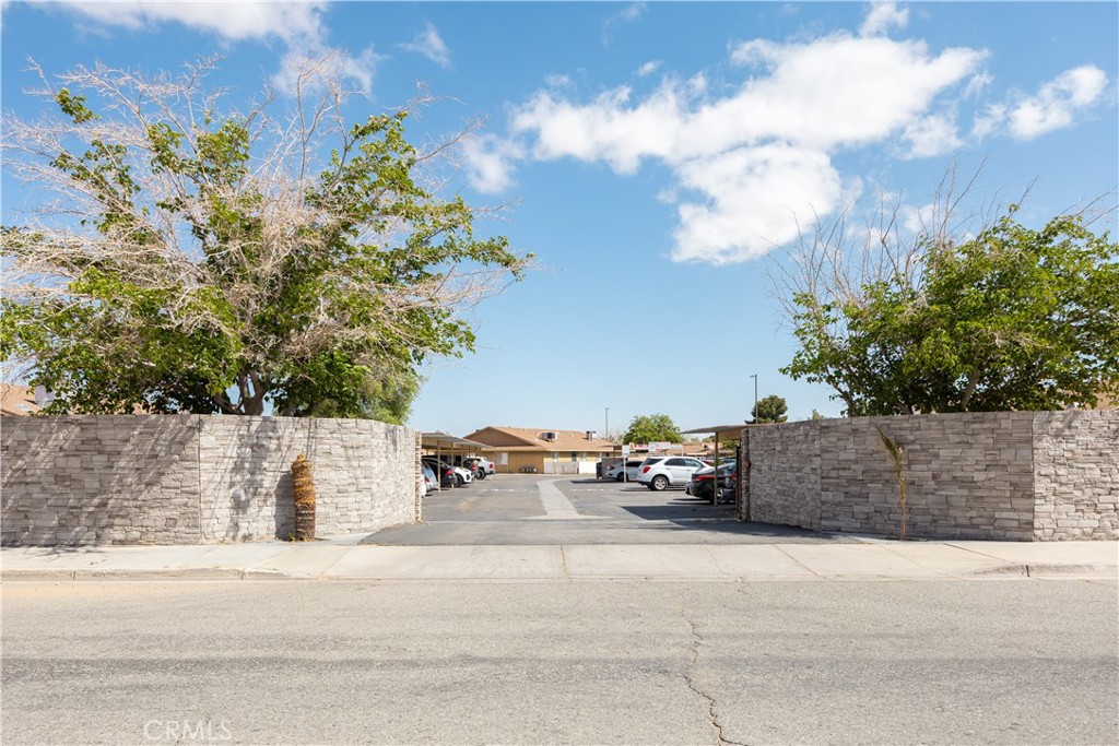 11200 Chamberlaine Property Photo 1