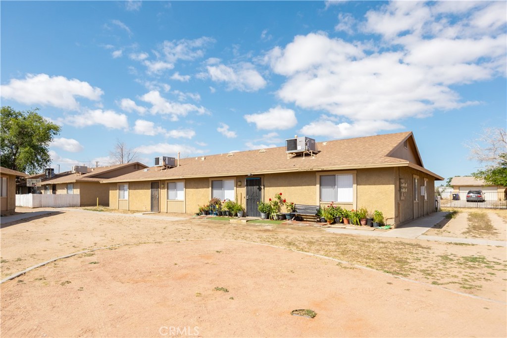 11200 Chamberlaine Property Photo 4