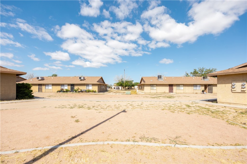 11200 Chamberlaine Property Photo 5