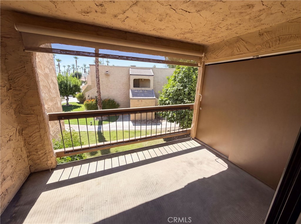 5300 E Waverly Drive H6 Property Photo 5