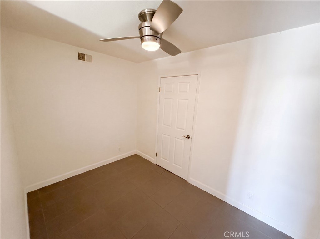 5300 E Waverly Drive H6 Property Photo 12