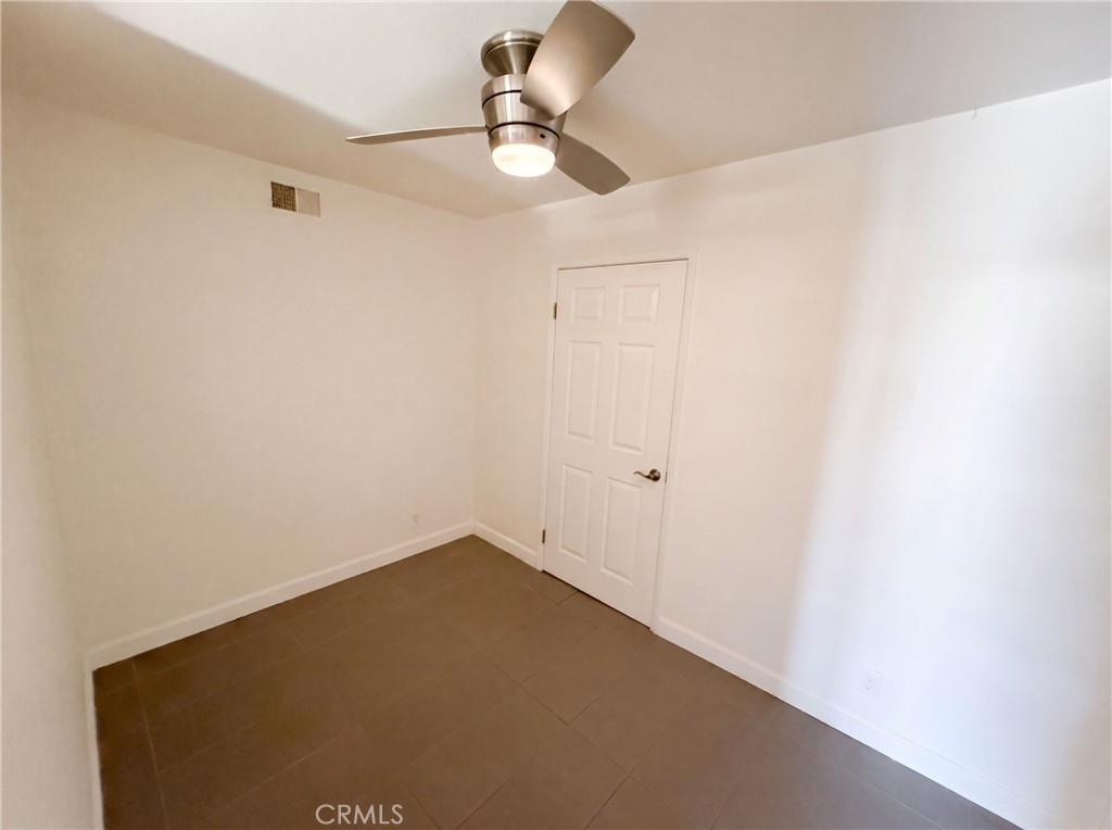 5300 E Waverly Drive H6 Property Photo 12