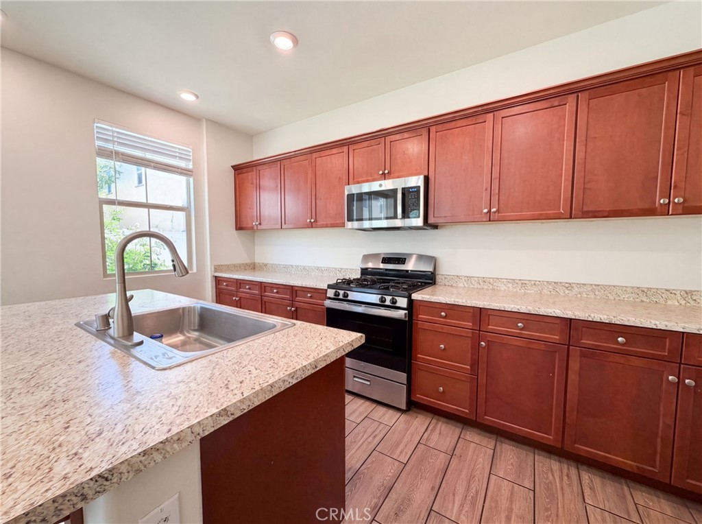 30401 Village Terrace Property Photo 7