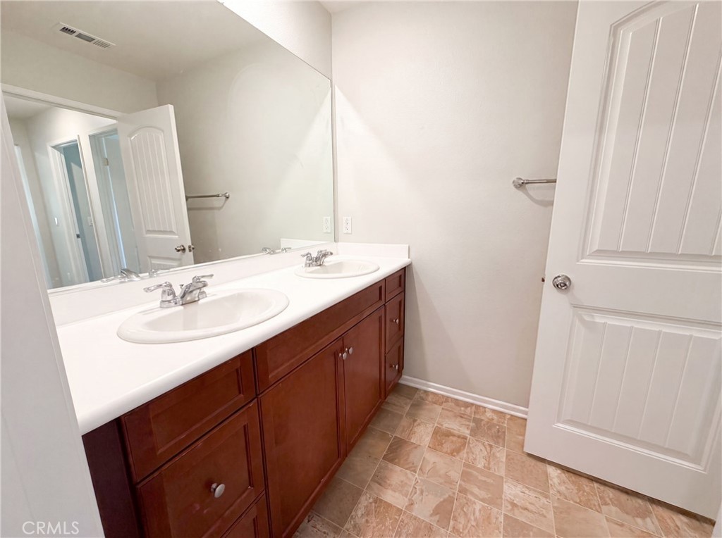 30401 Village Terrace Property Photo 19