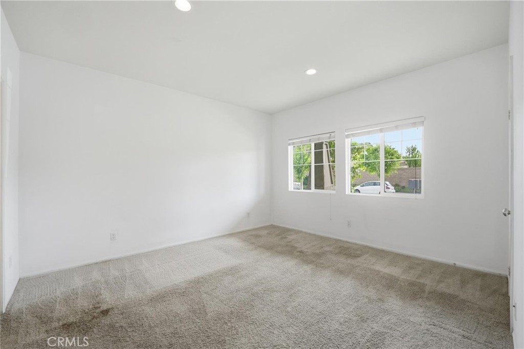 3142 S Newton Avenue Property Photo 11
