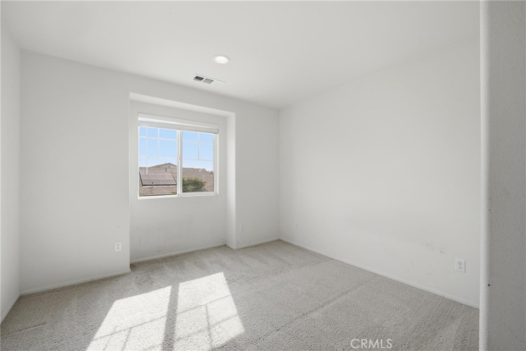 3142 S Newton Avenue Property Photo 18
