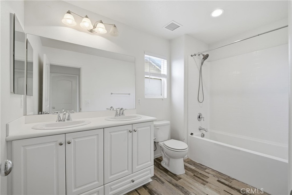 3142 S Newton Avenue Property Photo 20
