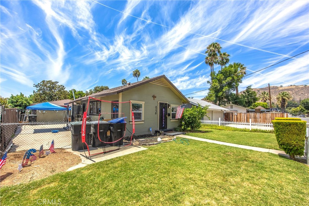 4230 13th Property Photo 3