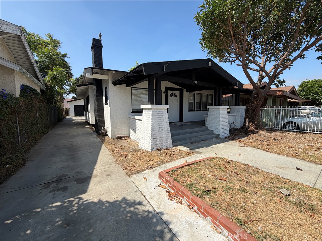 1238 W 55th Property Photo 1