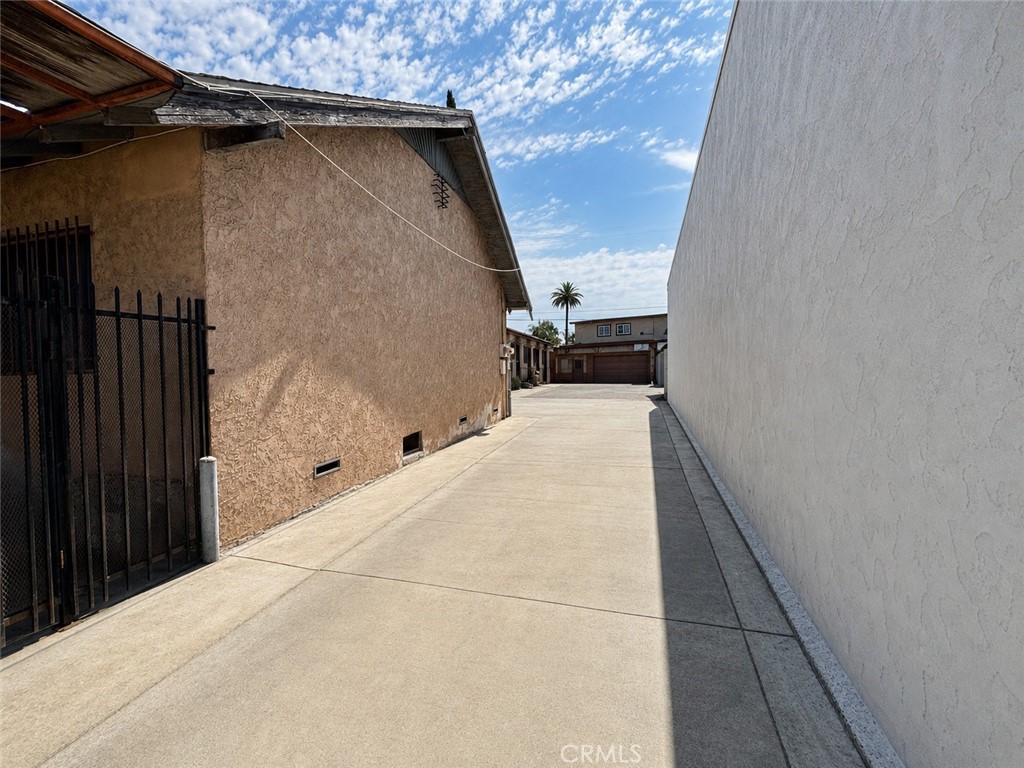 12008 Long Beach Property Photo 7
