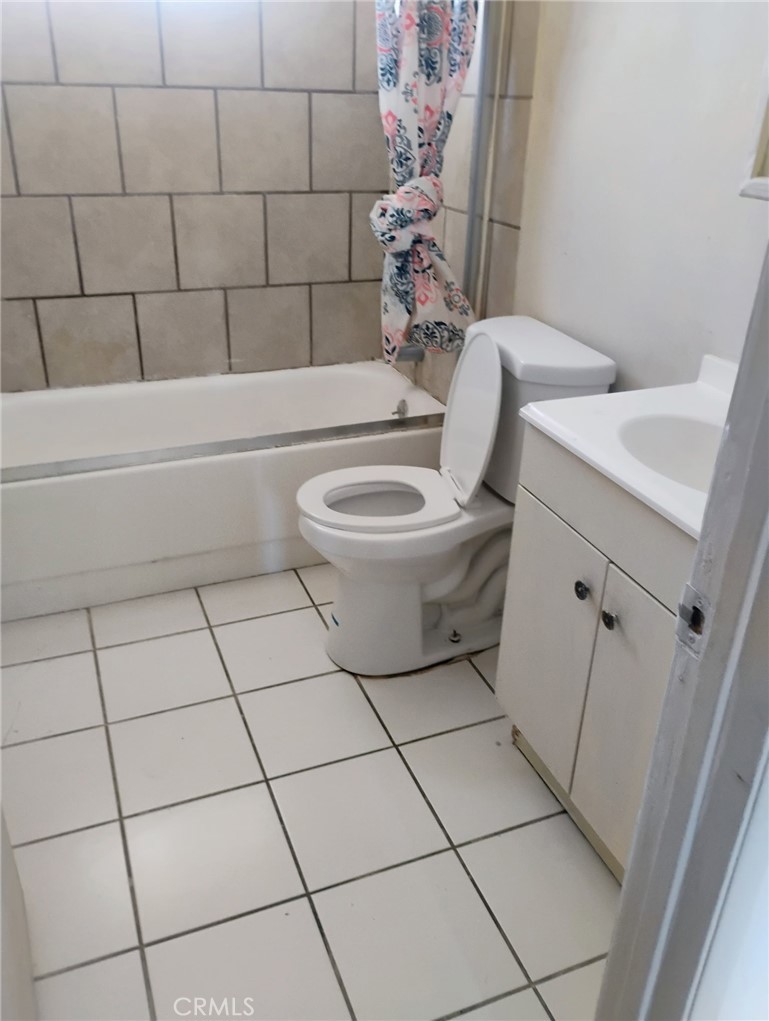 230 W South Property Photo 7