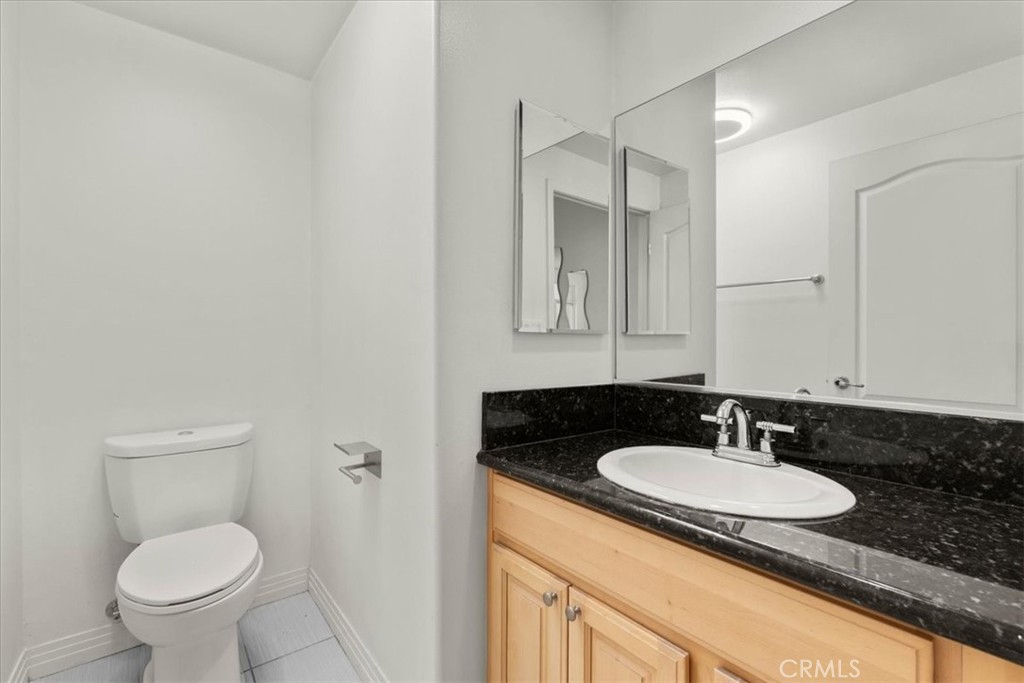 11622 Oxnard Street Property Photo 13