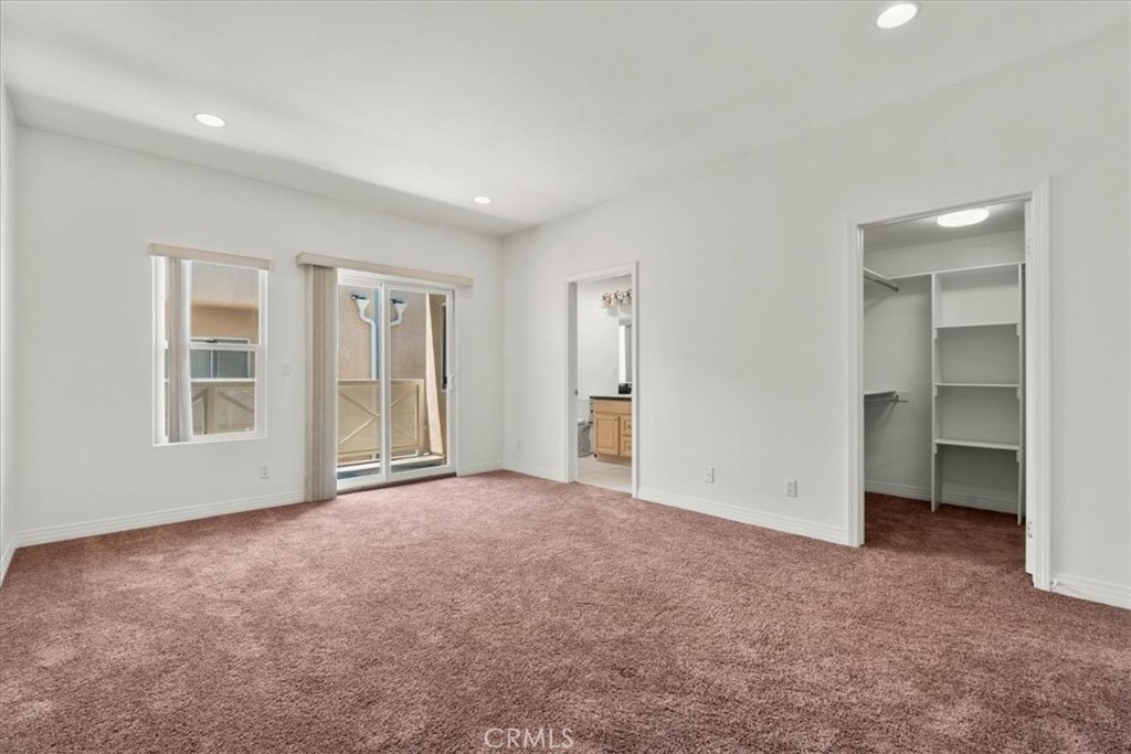 11622 Oxnard Street Property Photo 15