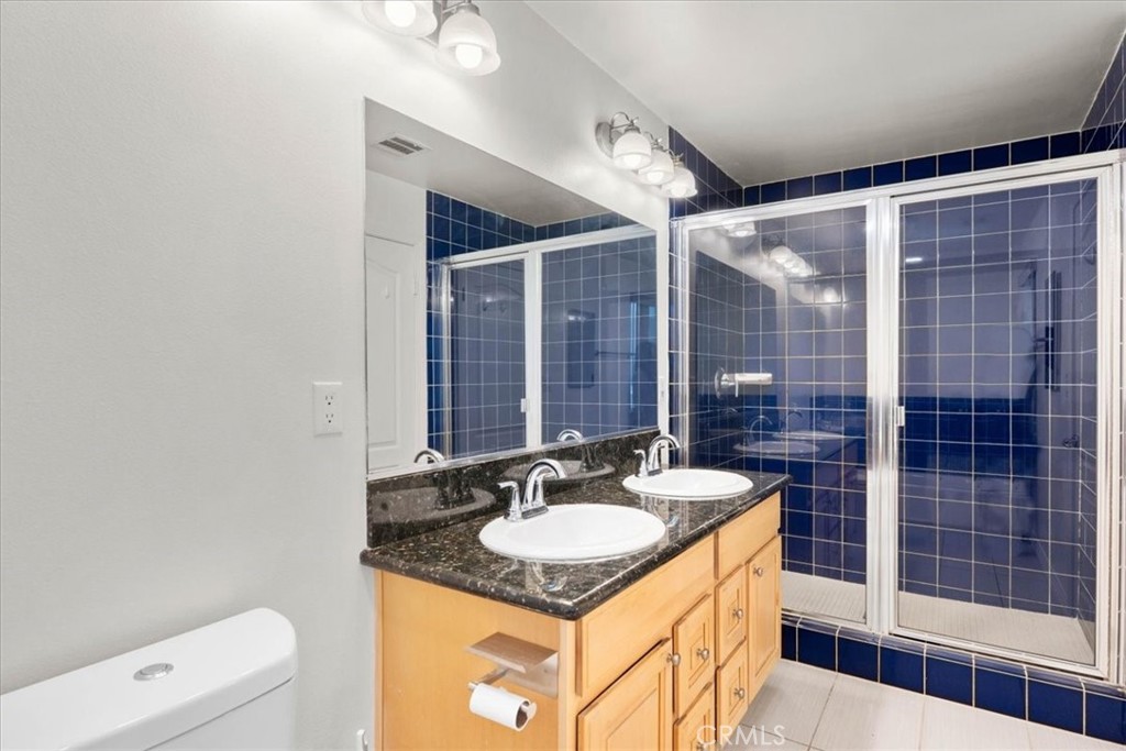 11622 Oxnard Street Property Photo 19