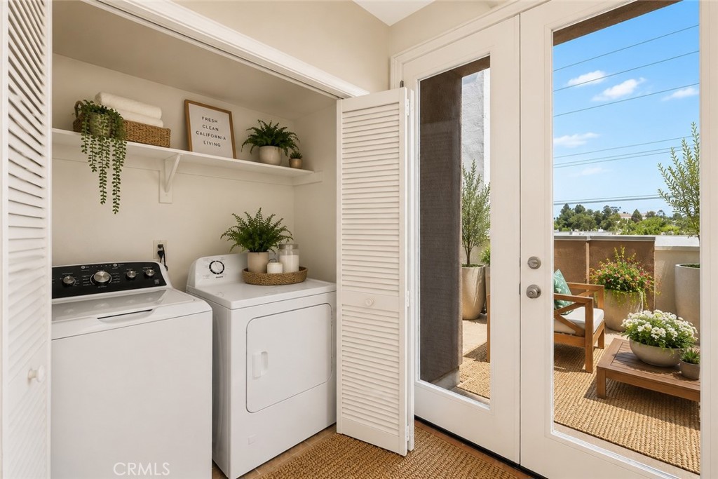 11622 Oxnard Street Property Photo 30