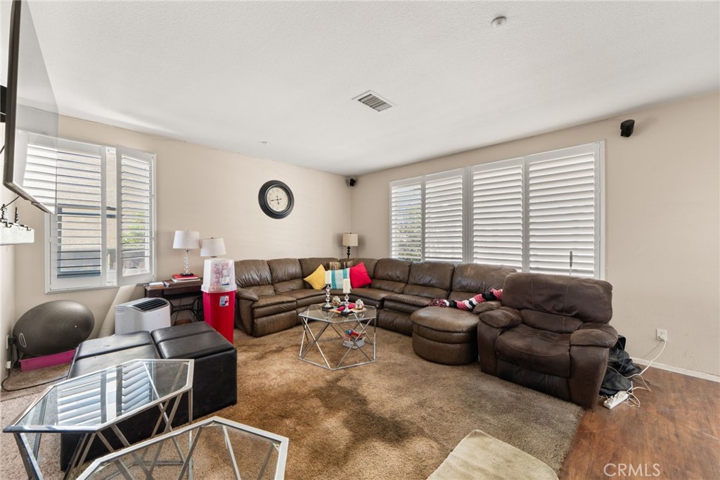 8028 La Crosse Way Property Photo 7