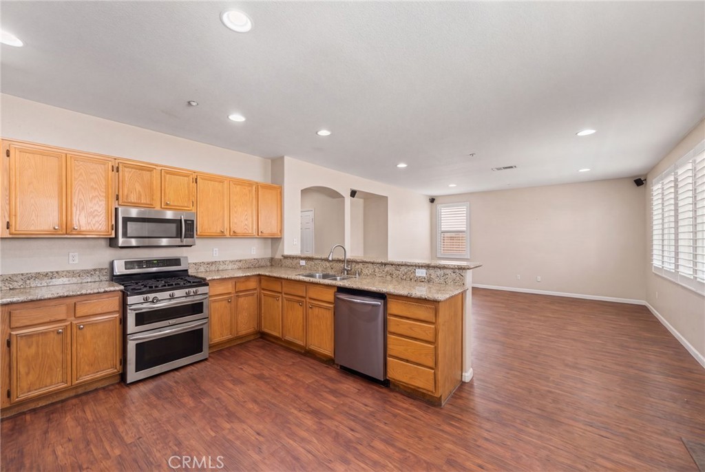 8028 La Crosse Way Property Photo 8