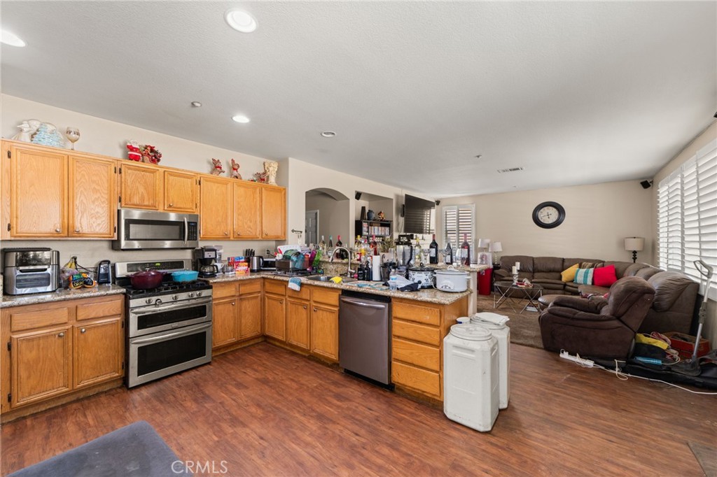 8028 La Crosse Way Property Photo 9