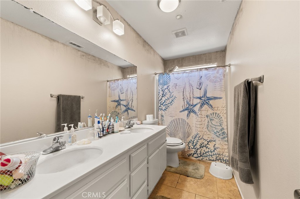 8028 La Crosse Way Property Photo 18