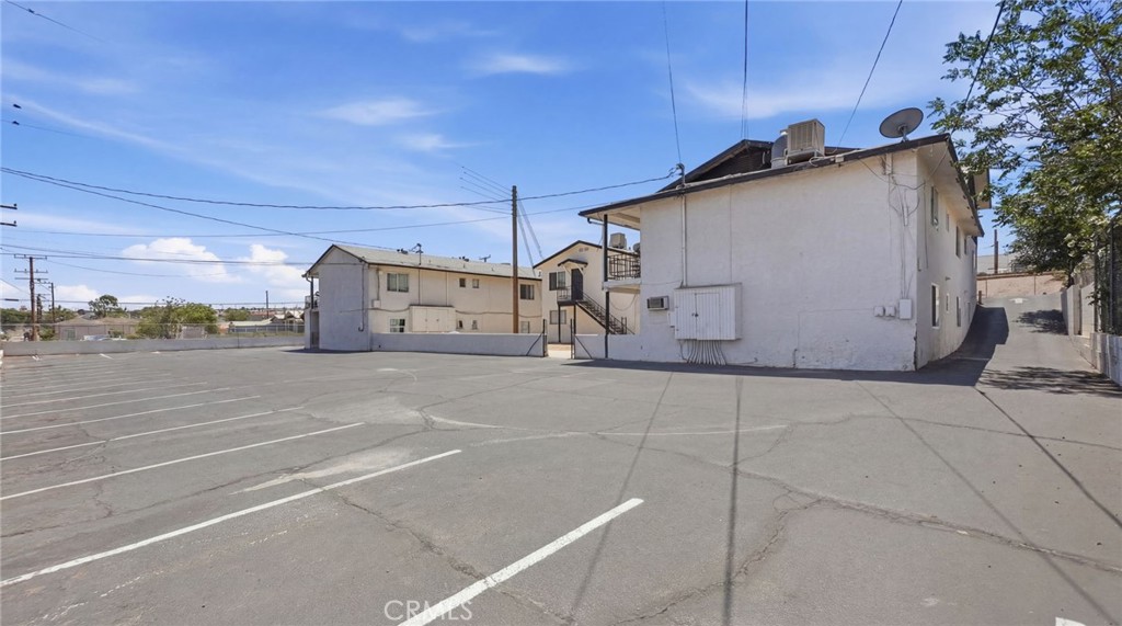 511 E Fredricks Property Photo 11