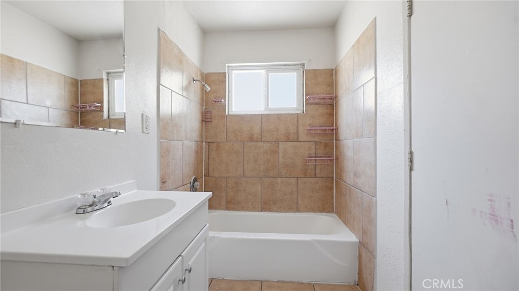 511 E Fredricks Property Photo 18