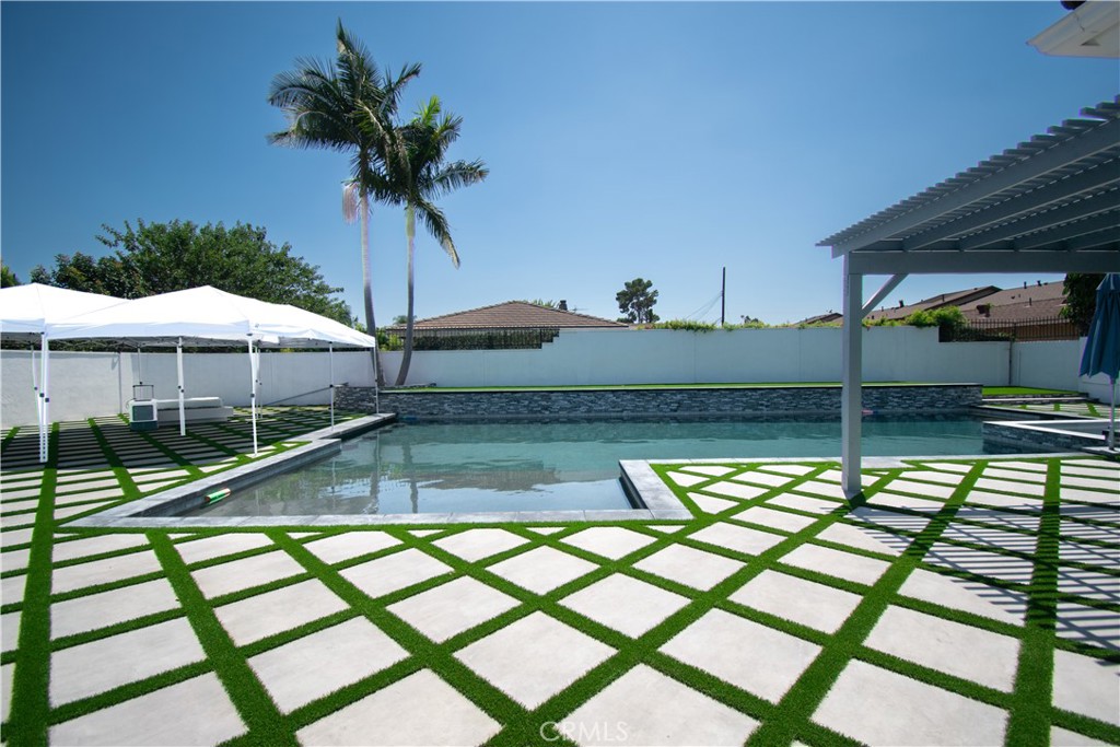 8346 Lexington Property Photo 11