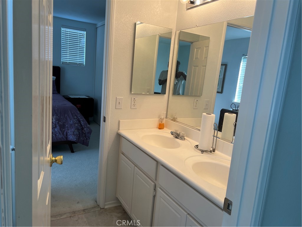 7739 Centro Property Photo 14