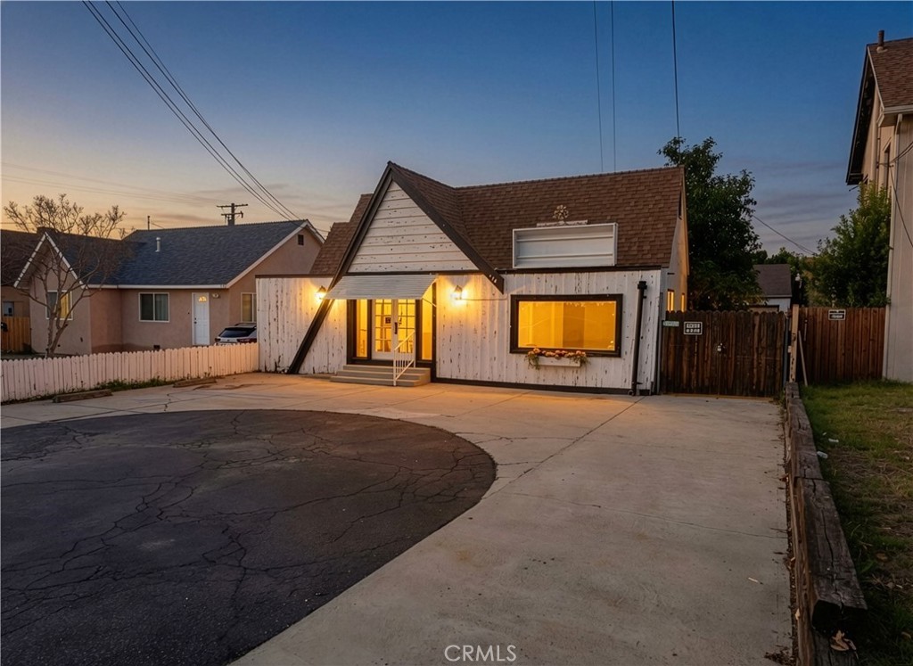 134 S Willow Avenue Property Photo 1