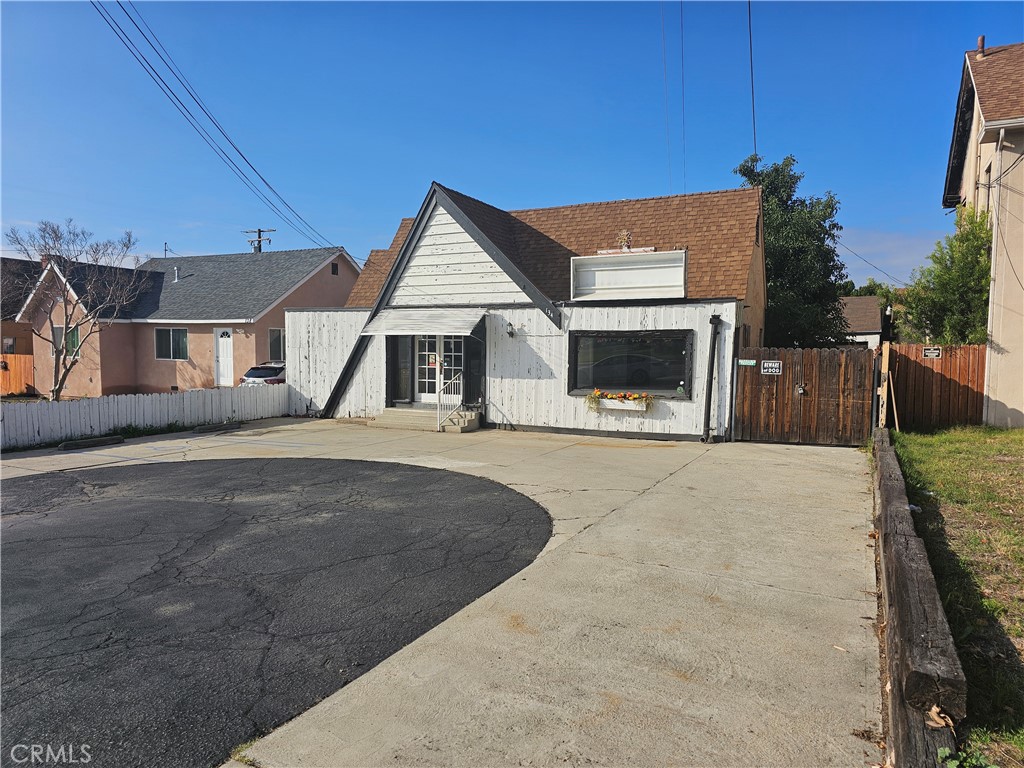 134 S Willow Avenue Property Photo 2