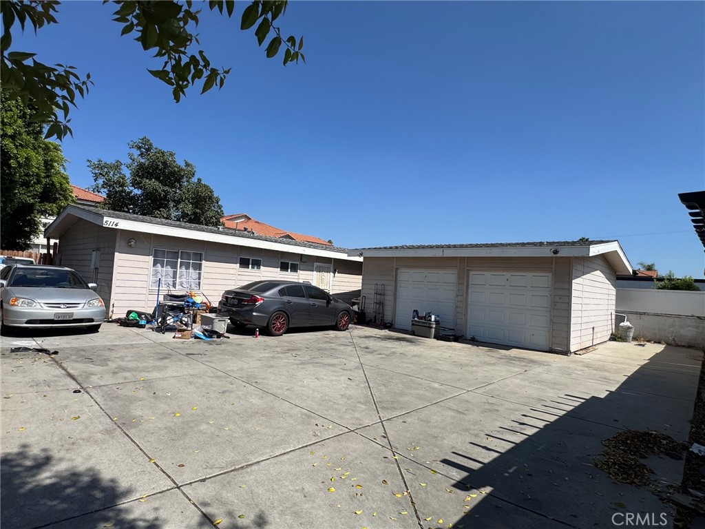 5112 N Sunflower Property Photo 1