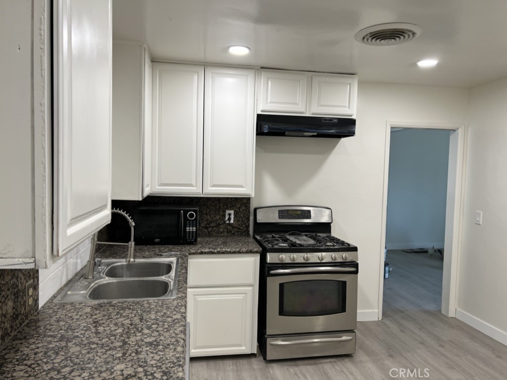 5112 N Sunflower Property Photo 2