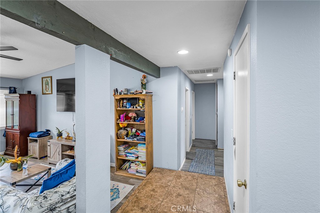 18025 Juniper Street Property Photo 5