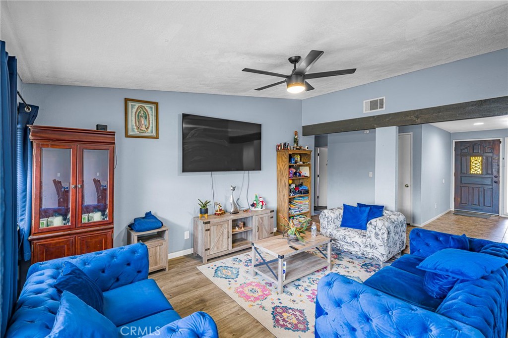 18025 Juniper Street Property Photo 9