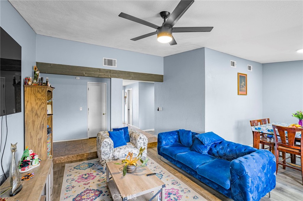 18025 Juniper Street Property Photo 10