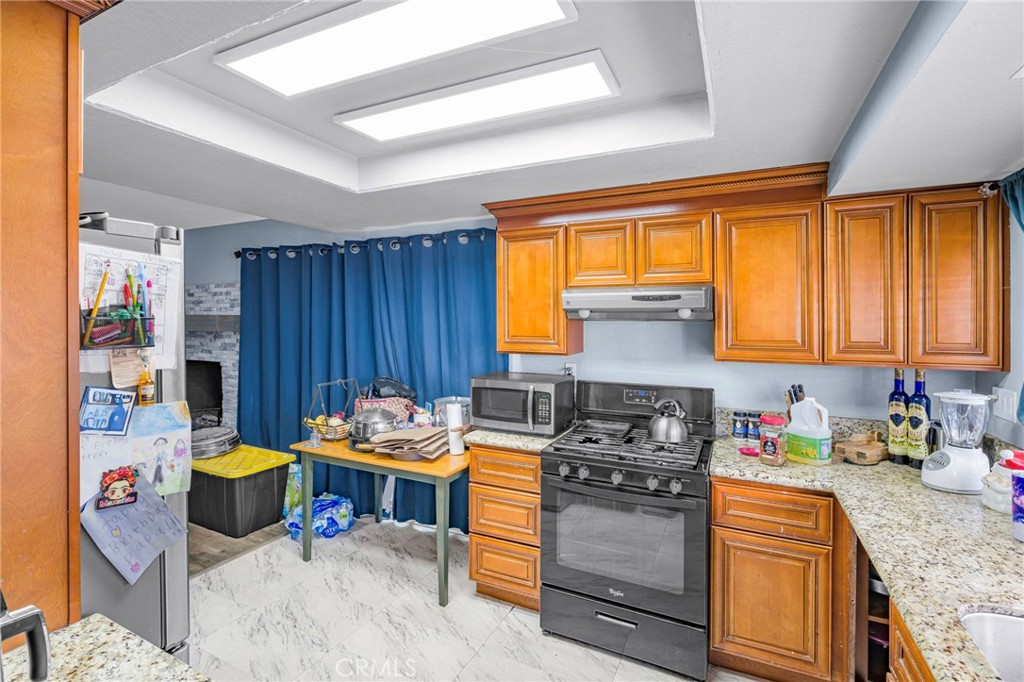 18025 Juniper Street Property Photo 14