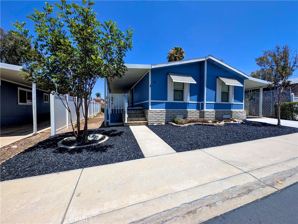 1721 E Colton 32 Property Photo 1