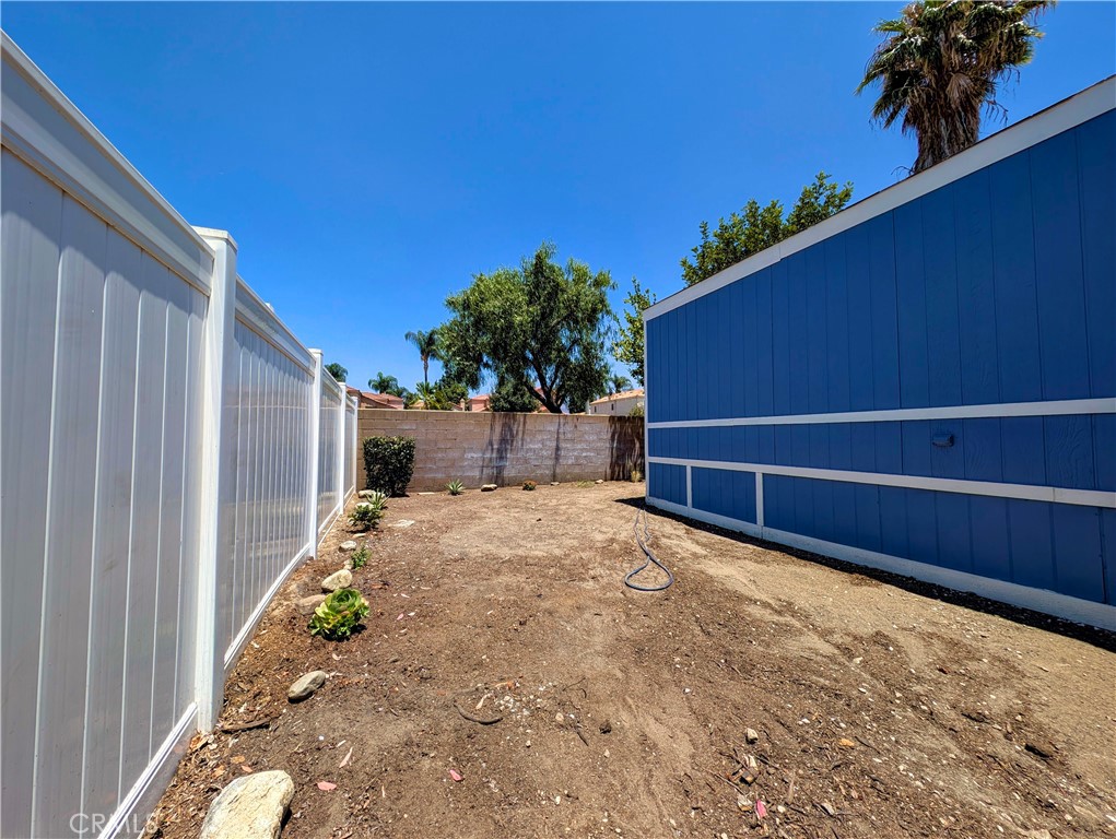1721 E Colton 32 Property Photo 5