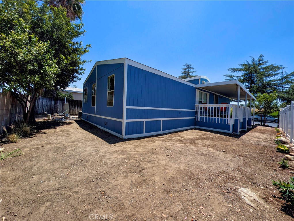 1721 E Colton 32 Property Photo 6