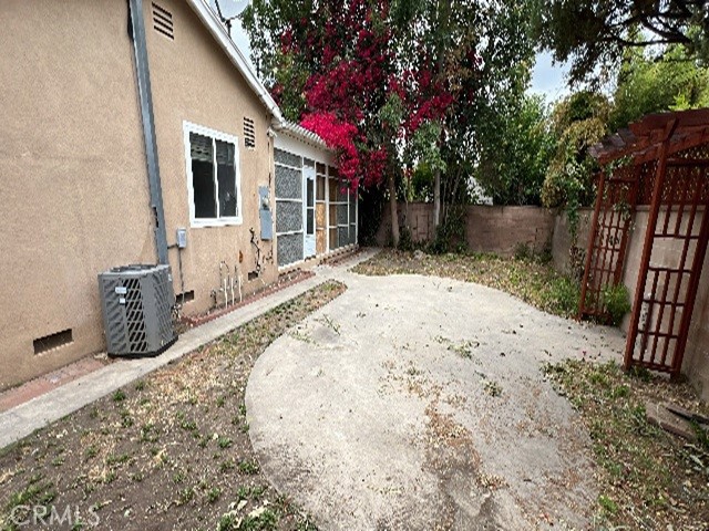 7106 Jellico Avenue Property Photo 3