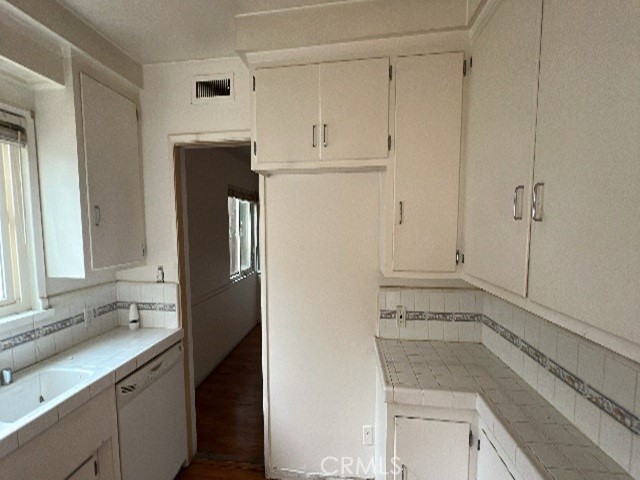 7106 Jellico Avenue Property Photo 10