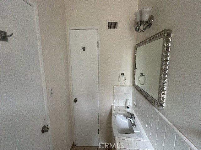 7106 Jellico Avenue Property Photo 18