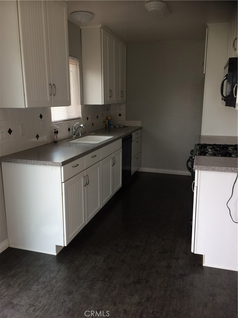 1034 2nd Place Property Photo 2